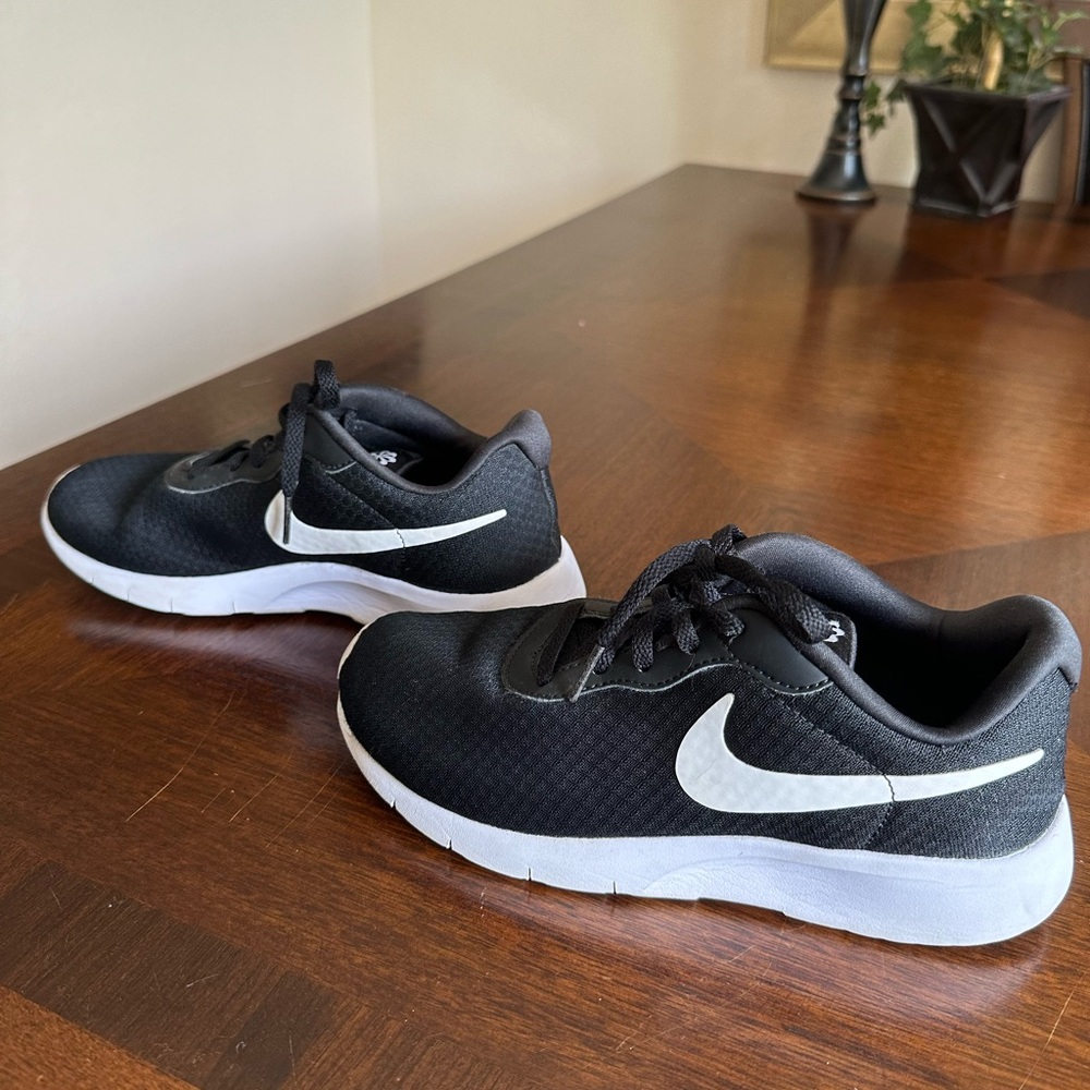 BOYS NIKE 5Y